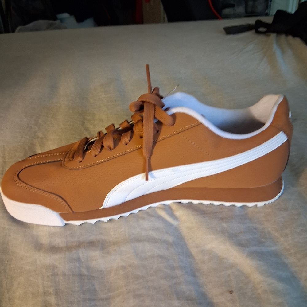 New Puma Roma Sneakers - Picture 3 of 5